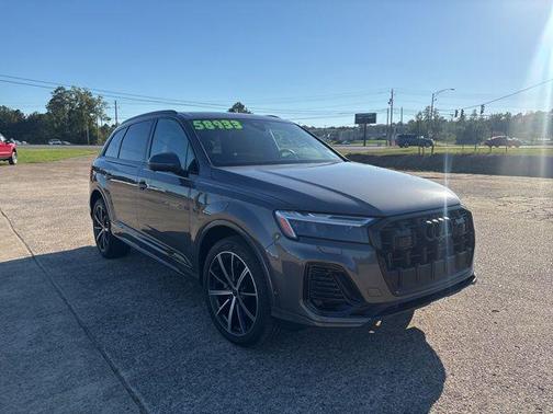 2025 Audi Q7 45 Premium Plus