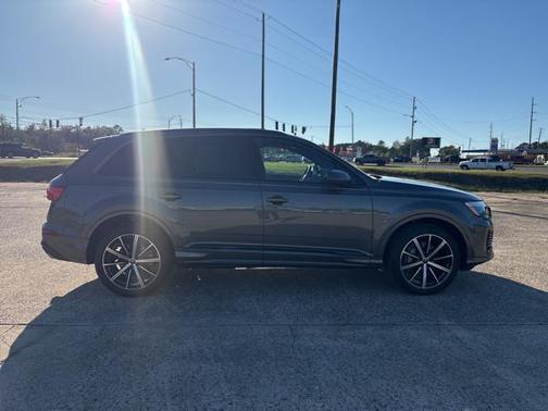 2025 Audi Q7 45 Premium Plus