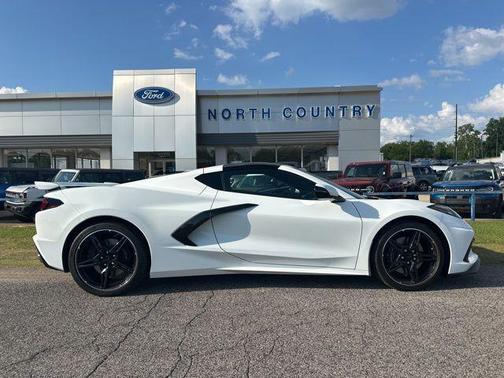 Arctic White 2025 Chevrolet Corvette Stingray w/1LT
