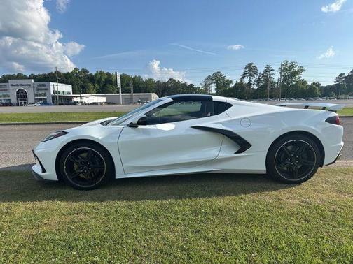 Arctic White 2025 Chevrolet Corvette Stingray w/1LT