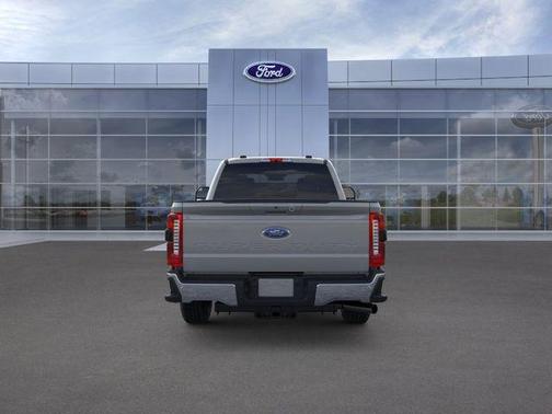 Avalanche 2026 Ford F-350 Lariat