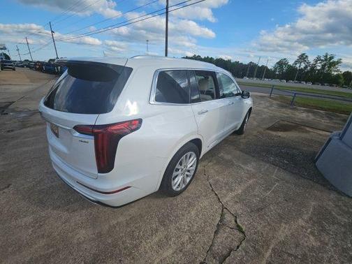 Crystal White 2021 Cadillac XT6 Premium Luxury AWD