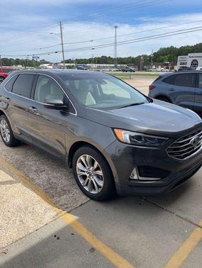 Magnetic Metallic 2019 Ford Edge Titanium