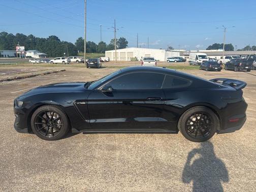 2019 Ford Shelby GT350 Base
