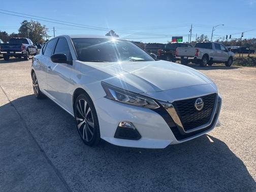 2022 Nissan Altima SR FWD