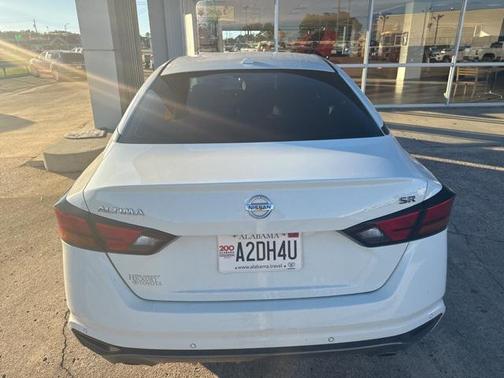 2022 Nissan Altima SR FWD