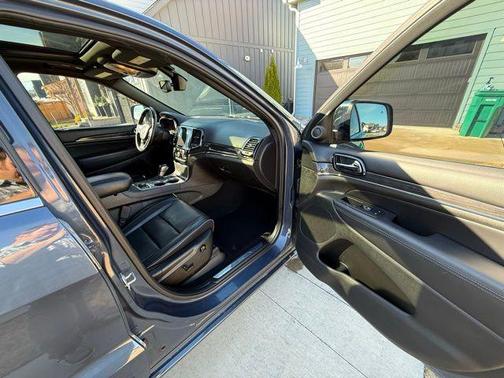 2020 Jeep Grand Cherokee Overland