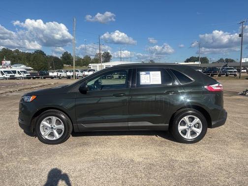 2022 Ford Edge SE