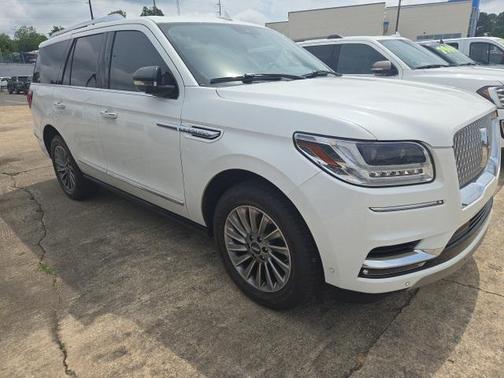 2020 Lincoln Navigator Standard