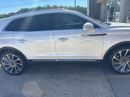 2019 Lincoln Nautilus Reserve