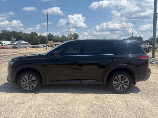 2024 Nissan Pathfinder S 4WD