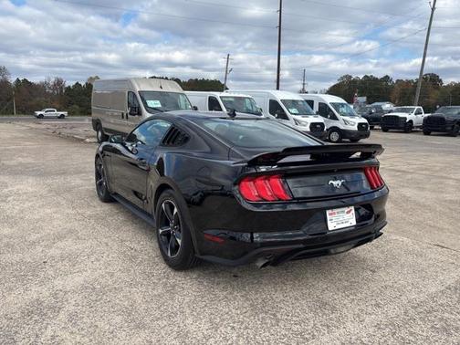 2022 Ford Mustang EcoBoost