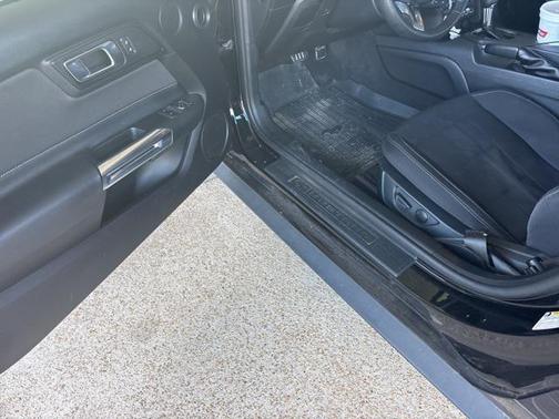 2022 Ford Mustang EcoBoost