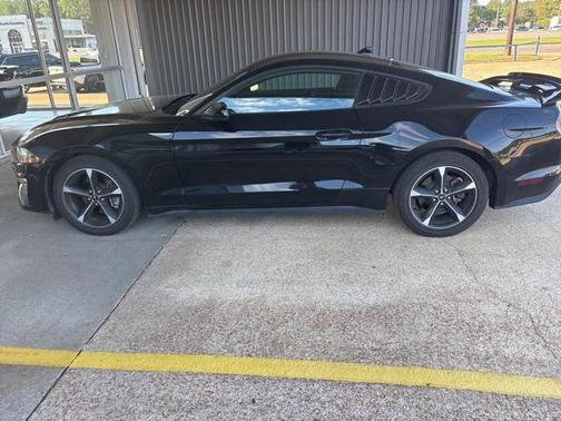2022 Ford Mustang EcoBoost