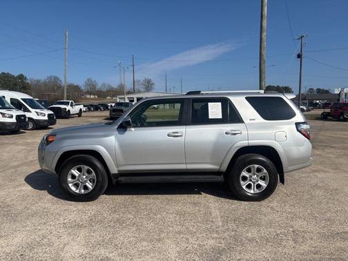 2023 Toyota 4Runner SR5