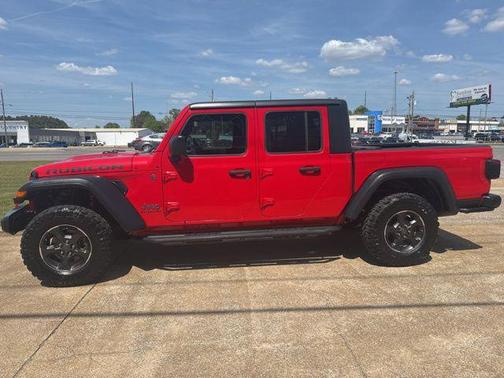 Firecracker Red Clearcoat 2021 Jeep Gladiator Rubicon