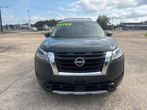 2023 Nissan Pathfinder SL 4WD