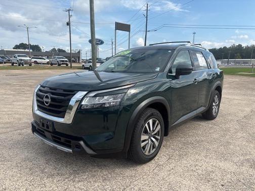 2023 Nissan Pathfinder SL 4WD