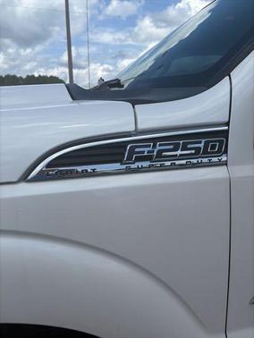 White Platinum Clearcoat Metallic 2015 Ford F-250 Lariat
