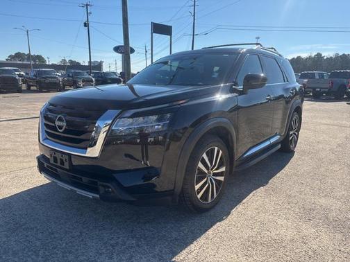 2023 Nissan Pathfinder Platinum 4WD