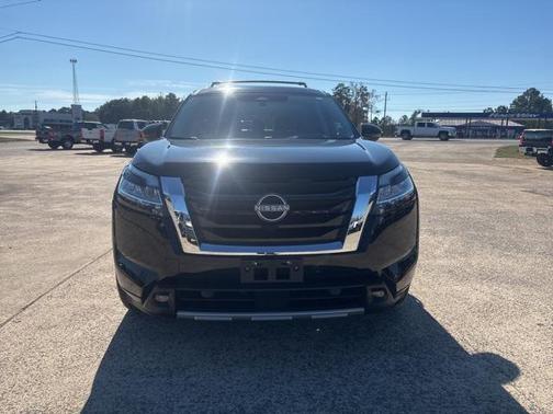 2023 Nissan Pathfinder Platinum 4WD