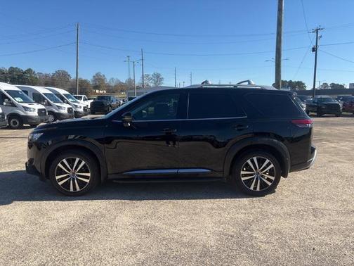 2023 Nissan Pathfinder Platinum 4WD
