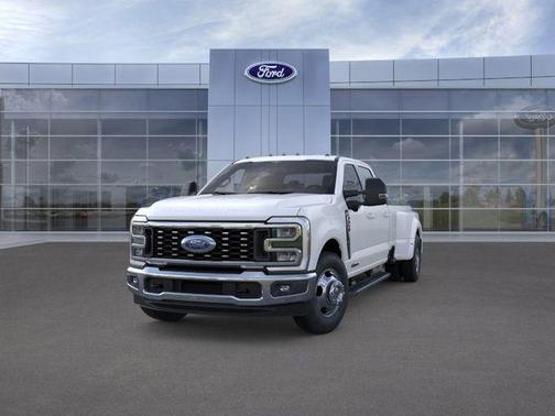 Star White Metallic Tri-Coat 2026 Ford F-350 Lariat