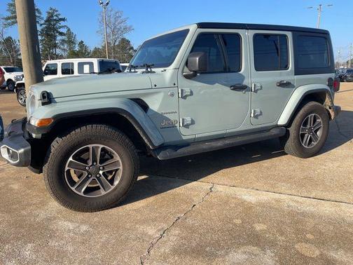 2023 Jeep Wrangler 4-Door Sahara 4x4