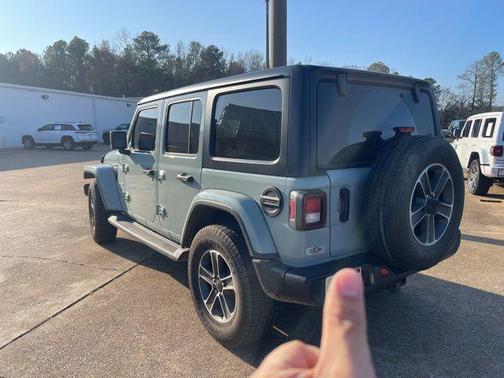 2023 Jeep Wrangler 4-Door Sahara 4x4