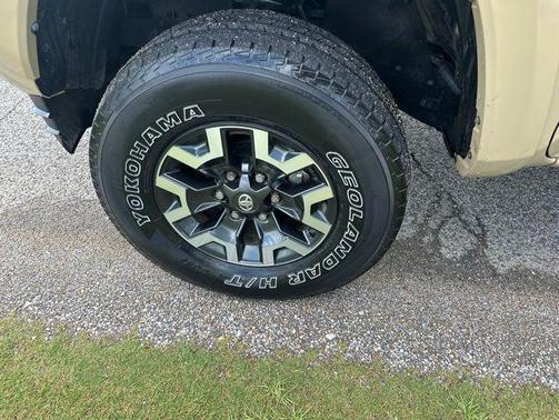 Tan 2016 Toyota Tacoma SR5