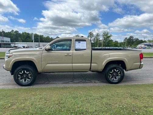 Tan 2016 Toyota Tacoma SR5
