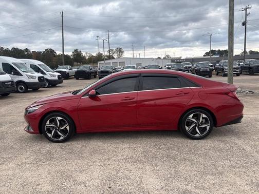 2022 Hyundai ELANTRA Limited