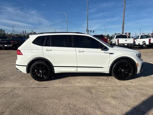 2021 Volkswagen Tiguan 2.0T SE R-Line Black