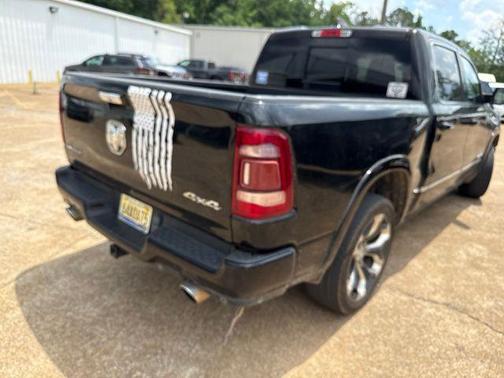 Diamond Black Crystal Pearlcoat 2019 RAM 1500 Limited