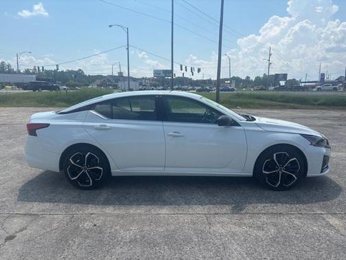 2024 Nissan Altima SR FWD