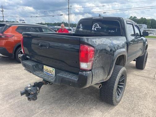 2017 Toyota Tacoma SR