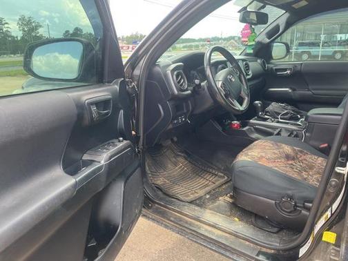 2017 Toyota Tacoma SR
