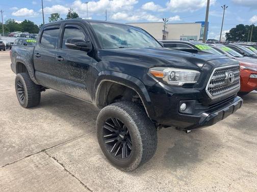 2017 Toyota Tacoma SR