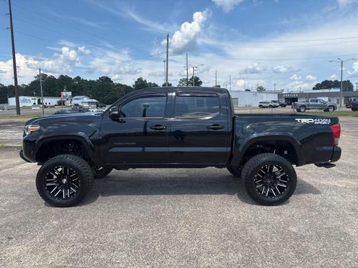 2017 Toyota Tacoma SR