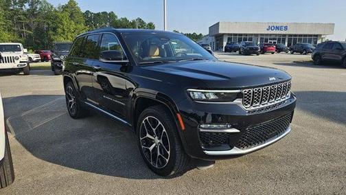Diamond Black Crystal Pearlcoat 2025 Jeep Grand Cherokee Summit
