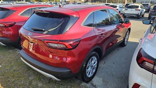 Rapid Red Metallic Tinted Clearcoat 2025 Ford Escape Active