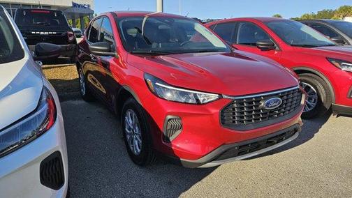 Rapid Red Metallic Tinted Clearcoat 2025 Ford Escape Active