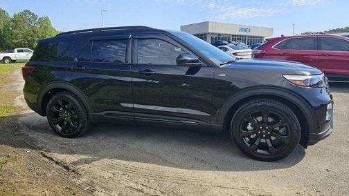 2024 Ford Explorer ST-Line