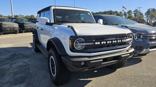 Oxford White 2026 Ford Bronco Outer Banks SUV