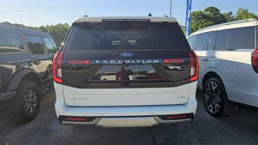 Star White Metallic Tri-Coat 2026 Ford Expedition Max Platinum