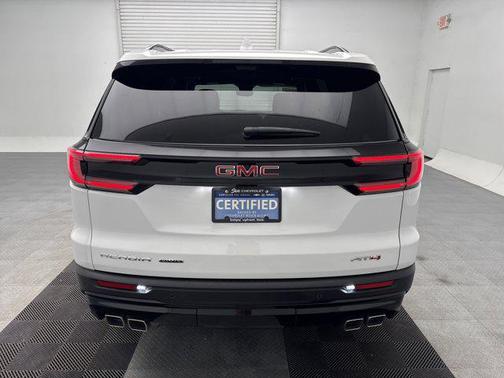 2024 GMC Acadia AWD AT4