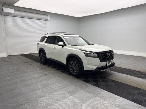 2024 Nissan Pathfinder SL 4WD