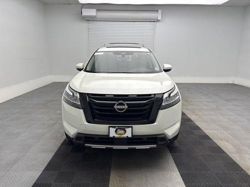 2024 Nissan Pathfinder SL 4WD