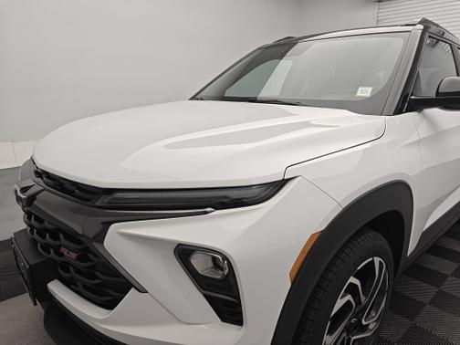 Summit White 2024 Chevrolet Trailblazer RS