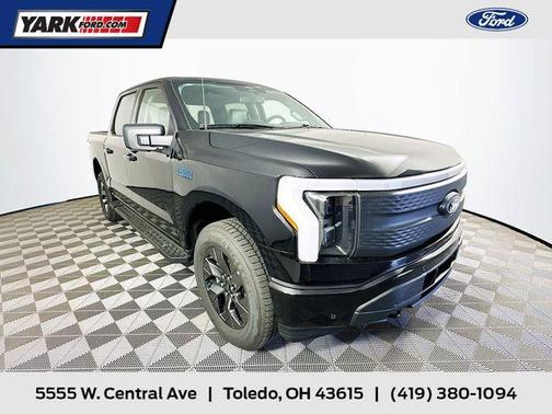 2025 Ford F-150 Lightning Flash